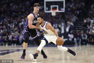 王霜面对着 王霜面对着